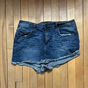 Blue Jean Shorts with Distressed Hem and Medium Wash